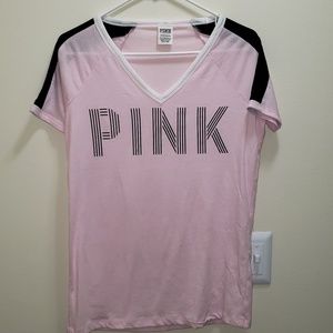 Pink v.s tee.